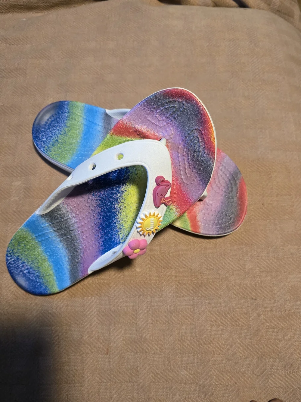 CROCS vibrant rainbow